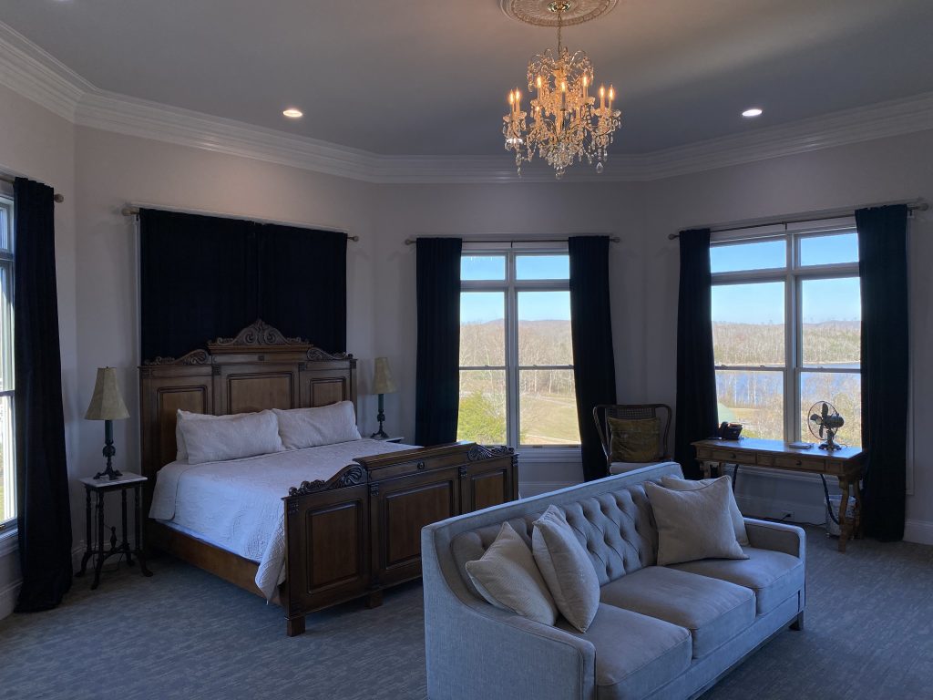 Lion and the Lamb - Whitestone Inn